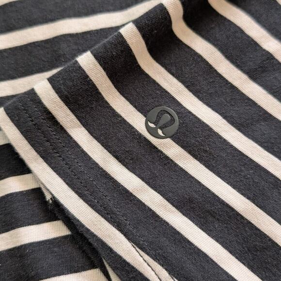 Lululemon 5 Year Basic Long Sleeve Crew Neck Black Striped Top, size 6 - Picture 4 of 6